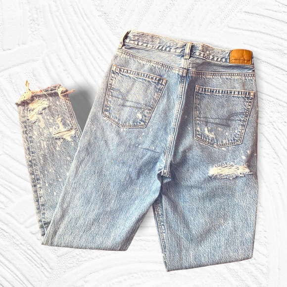 AMERICAN EAGLE HIGH RISE RIPPED MOM JEAN - size 00 (runs big) 🦋 - Picture 3 of 4
